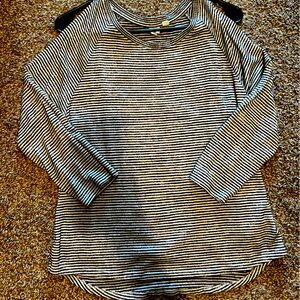 Gap Long Sleeve with Shoulder Exposed